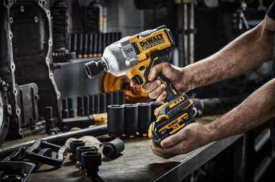 Аккумуляторный гайковерт DeWALT DCF961N 20V без аккумулятора фото 7