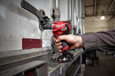 Аккумуляторный гайковерт Milwaukee M12 Fiwf12-422X 4933464616 фото 15