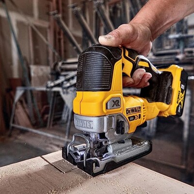 Аккумуляторный электролобзик DeWalt DCS334B 20V без аккумулятора фото 6