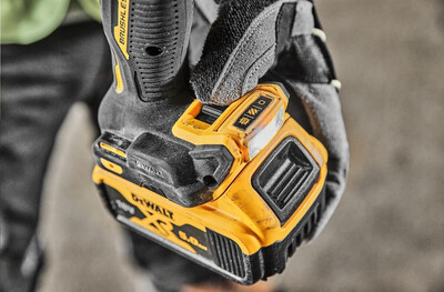 Аккумуляторная дрель-шуруповерт DeWalt DCD805P2T фото 8